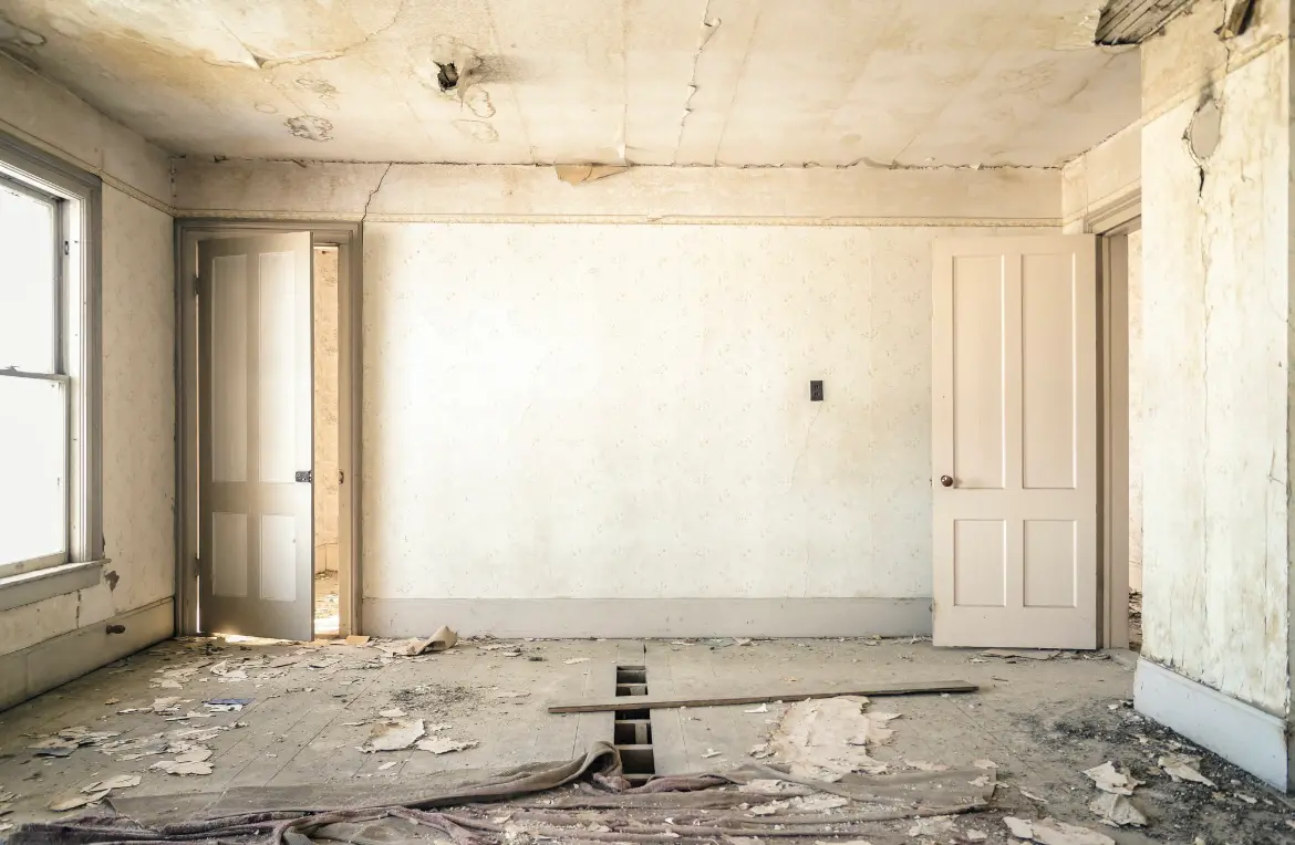 Waste disposal crew managing a cleanout project in Oskaloosa